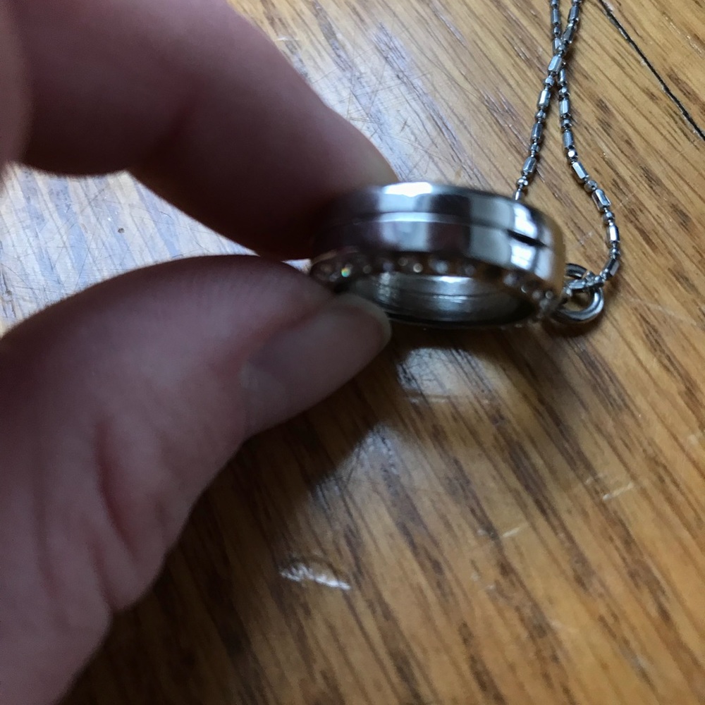 Two necklaces - Picture 5 of 5